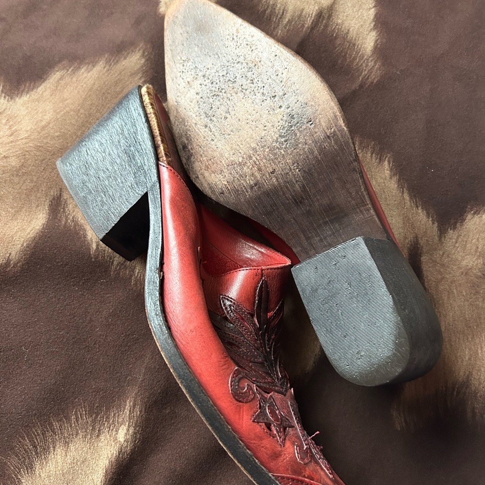 Red Western mule - Picture 2 of 2